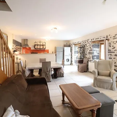 Evasion Authentique Aux Monts Du Cantal: Ski, Randonnee Et Confort Contemporain - Fr-1-742-178 * Paulhac (Cantal)